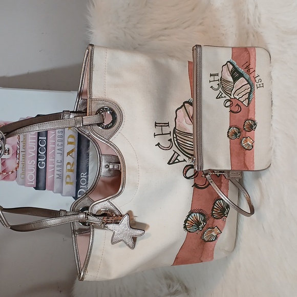 Coach Seashell Shoulder Natural Canvas Tote W/Wristlet - Picture 2 of 14